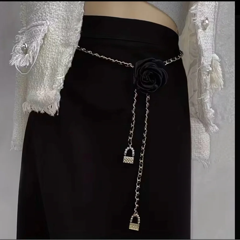 NEW ❤️Women's Elegant Floral Chain Belt with Black Rose Accent & Camellia Charm